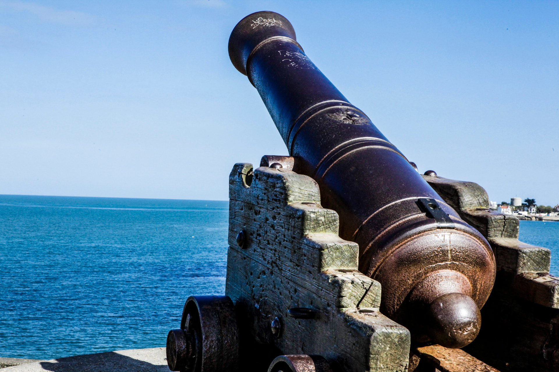Harbour cannon overlooking the sea at Dún Laoghaire